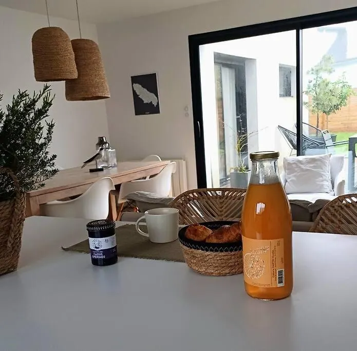 Un Jardin En Ville - Au Calme - Proche Des Plages فرنسا
