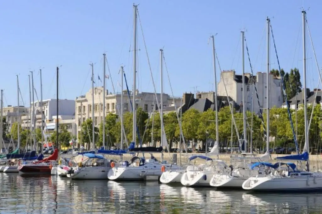 Un Jardin En Ville - Au Calme - Proche Des Plages