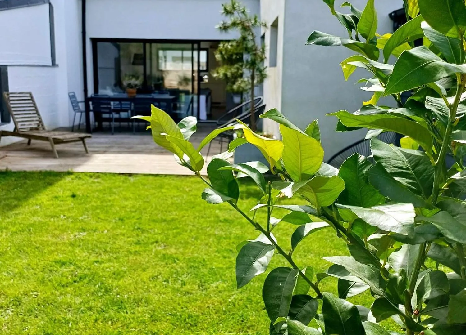 Un Jardin En Ville - Au Calme - Proche Des Plages